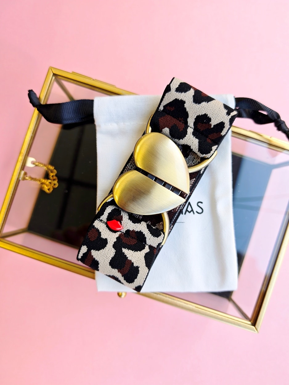 ceinture-elastique-deva-leopard-marron-boucle-coeur4