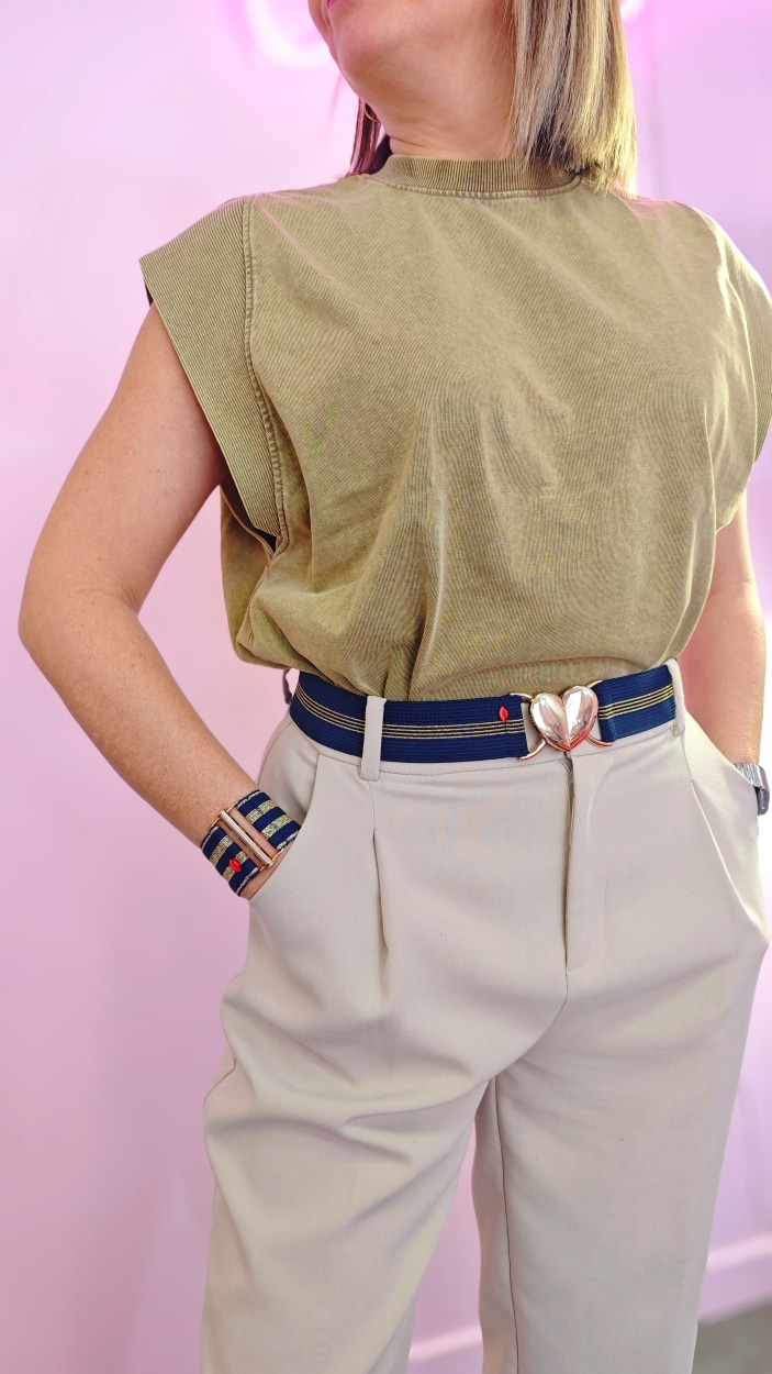 ceinture-elastique-norma-bleu-marine-doree-portee2