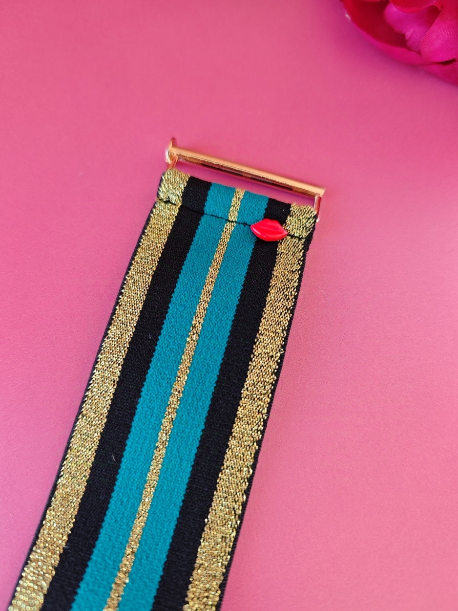 julia-manchette-depliee-zoom