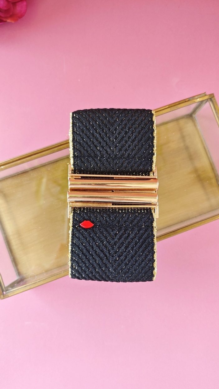 ceinture-large-noire-dorée-rebecca