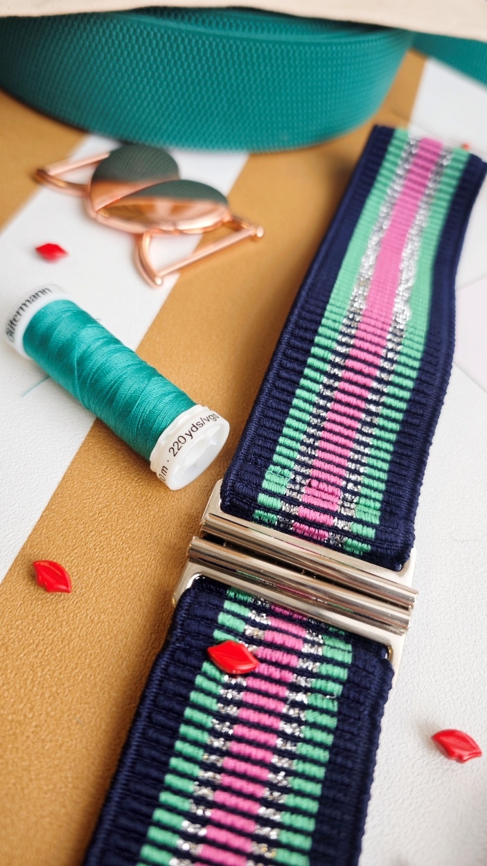 vanessa-rose-et-verte-boucle-simple-argentée3