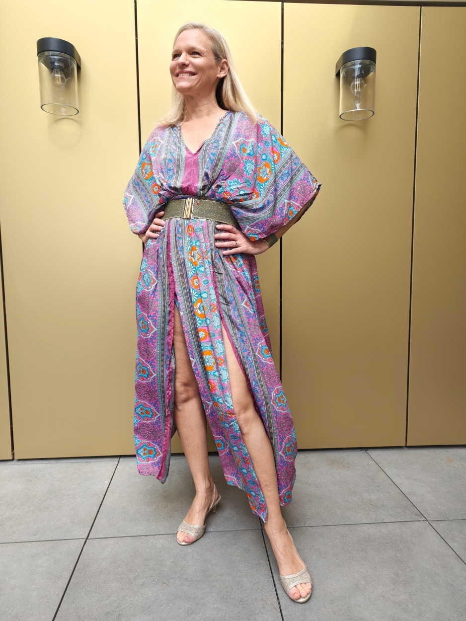 ceinture-elastique-large-kaki-doree-raffaella-portee4