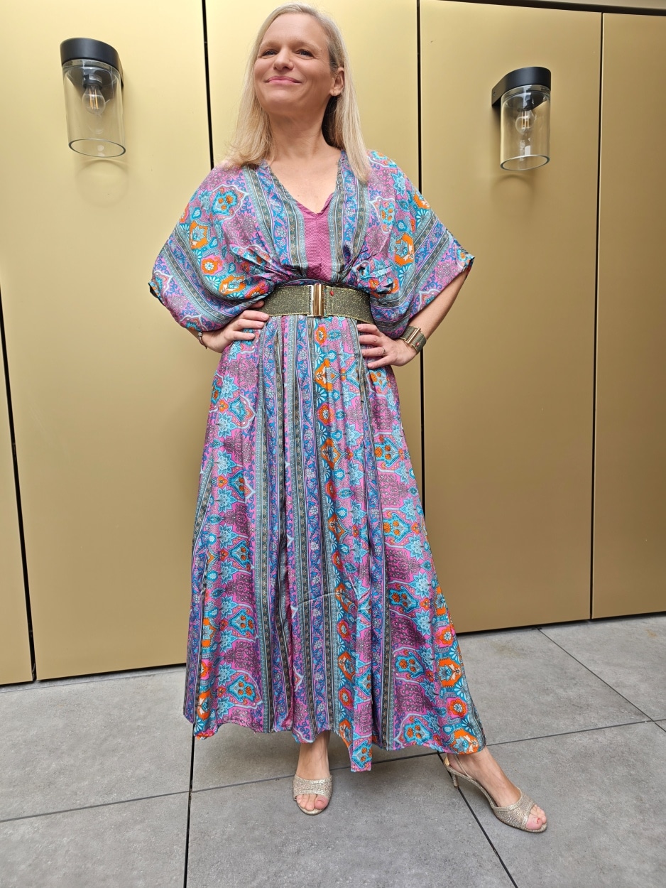 ceinture-elastique-large-kaki-doree-raffaella-portee5