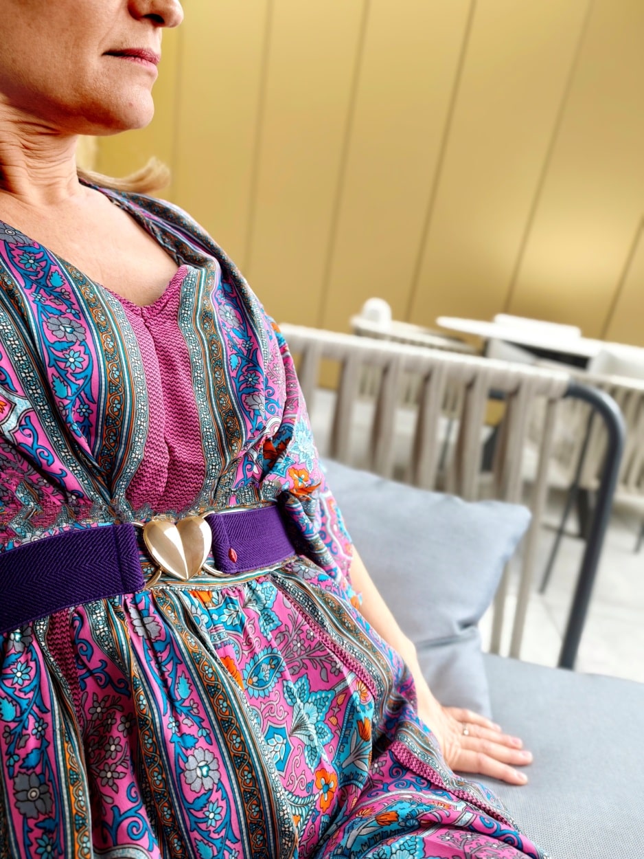 ceinture-elastique-violet-foncé-violetta-coeur-portee6