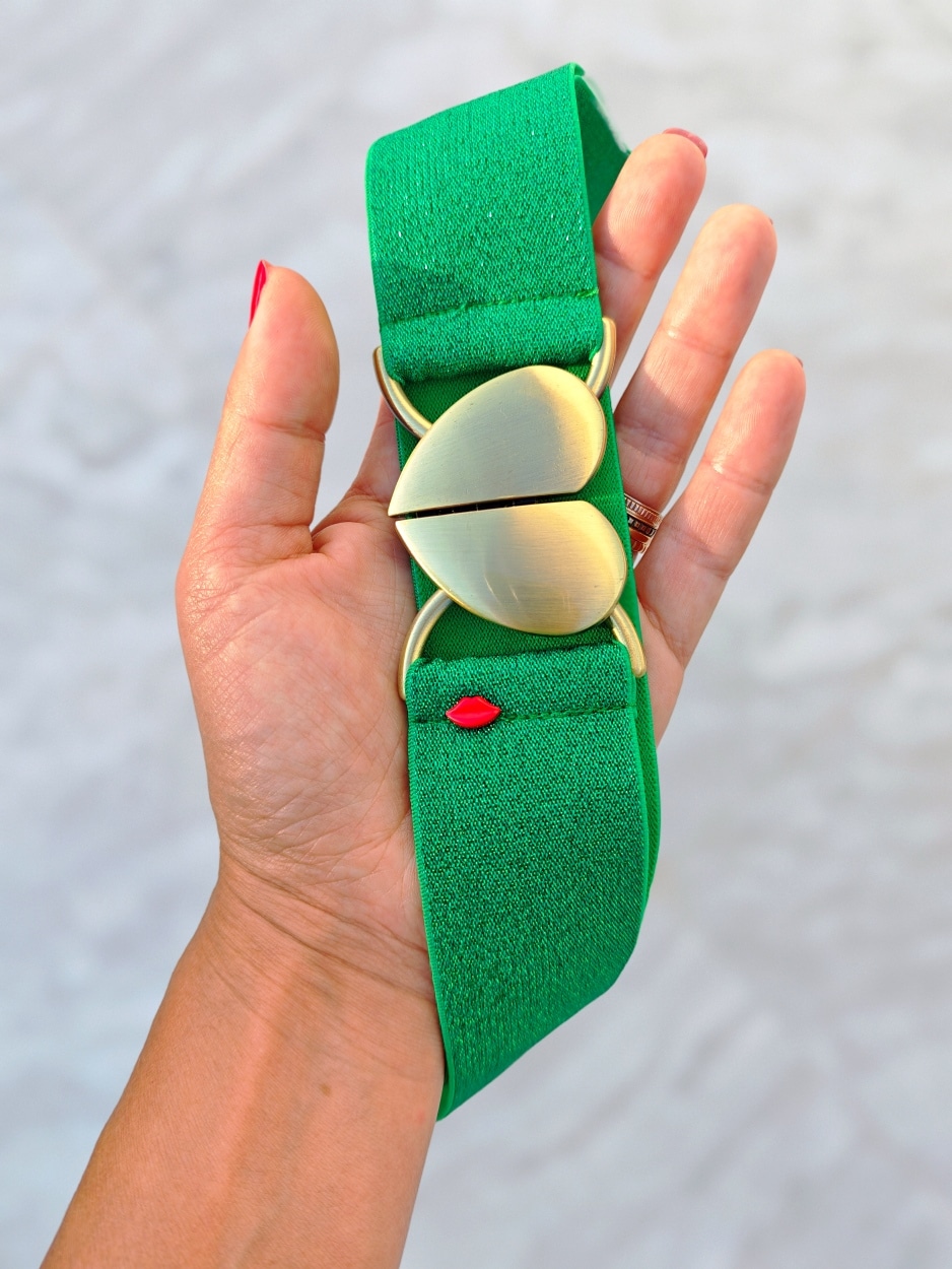 ceinture-elastique-verte-giulia-dans-ma-main