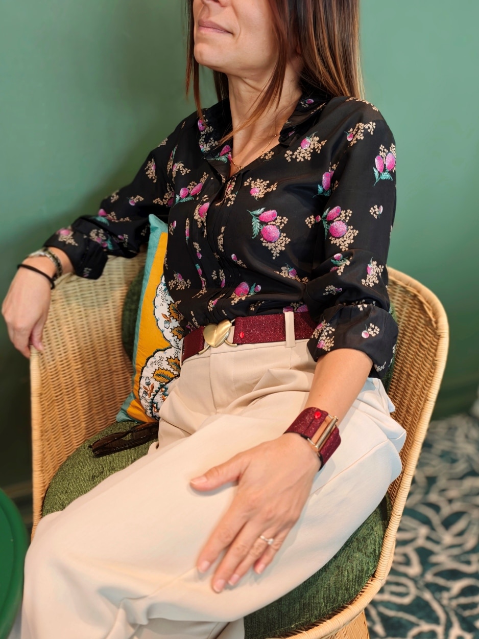 ceinture-elastique-bordeaux-delia-portee-chemisier