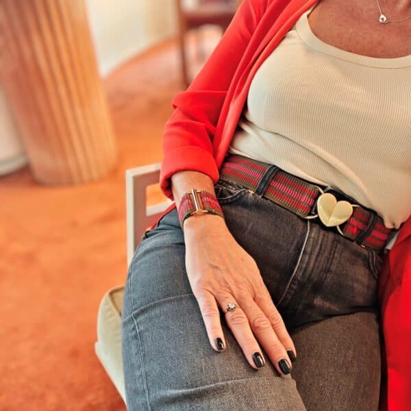 ceinture-elastique-kaki-rose-rouge-mathilda-coeur-brossé-portée9