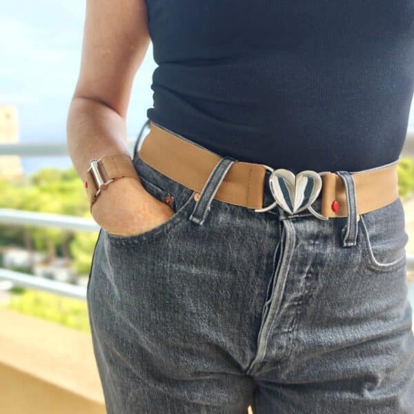 ceinture-elastique-marron-brun-havane-clarissa-portée-jean-noir