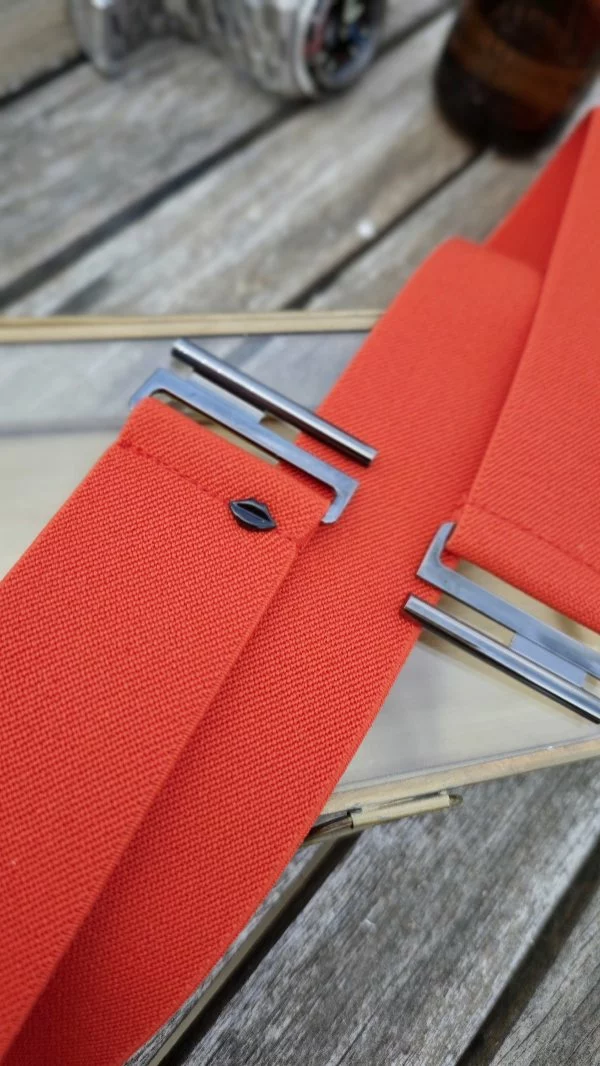 Messieurs, cet été, osez la couleur ! 🧡

Voici Sienna, la ceinture orange flamme qui va réveiller vos tenues en deux secondes chrono 🤩
Un accessoire pensé pour apporter du peps, sans sacrifier le confort ni le style.
L’indispensable de vos looks cet été, que ce soit en short, en chino ou même avec un jean plus habillé.

Alors, qui osera tenter l'expérience ?! 

Et si tu veux voir tous les modèles disponibles, c'est par ici ! 👉🏻 https://cha-chas.fr/

#modehomme #menstyle #accessoiresdemode #ceintureelastique #ceinturehomme #menslook #hommestyle